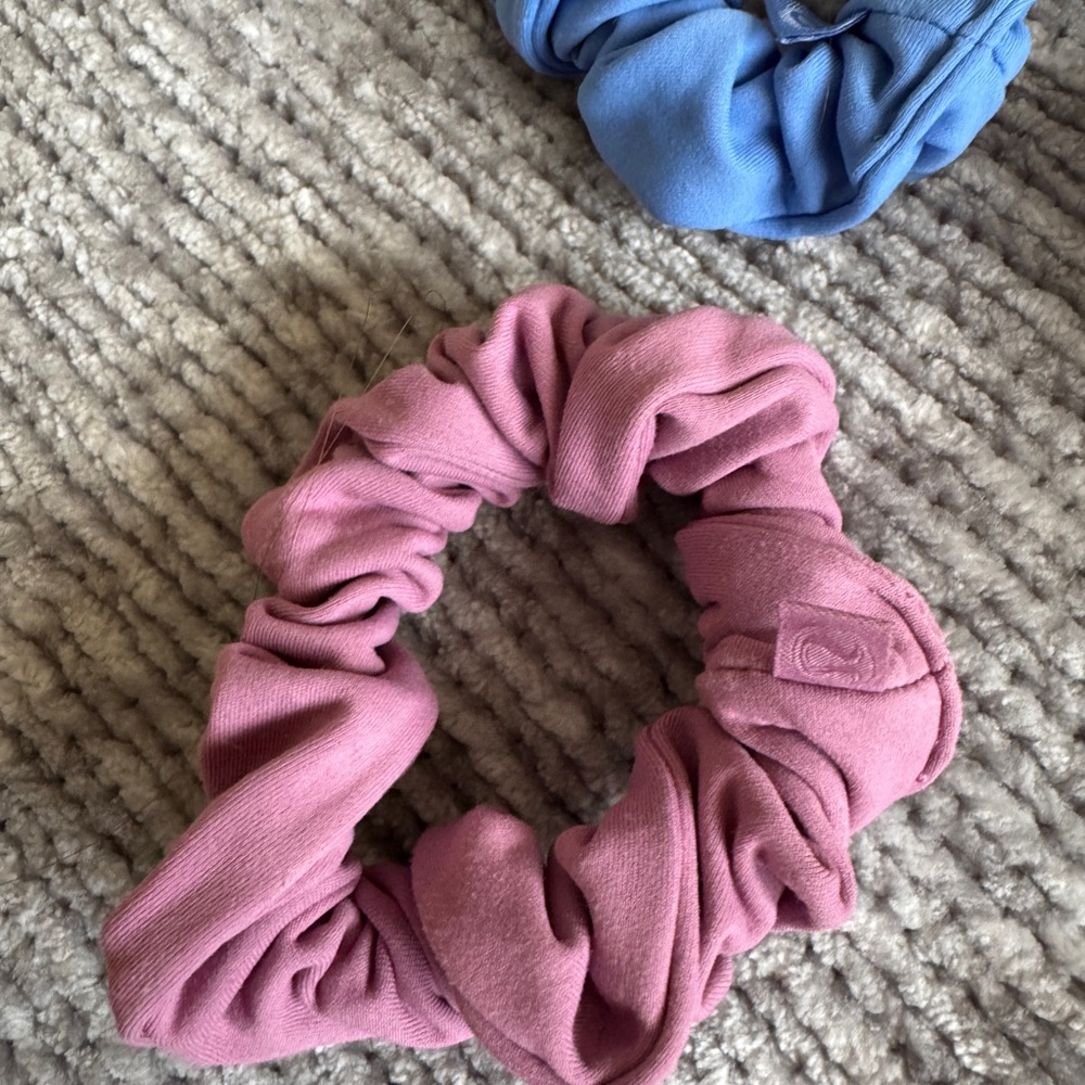 Lululemon Scrunchies - Picture 3 of 4